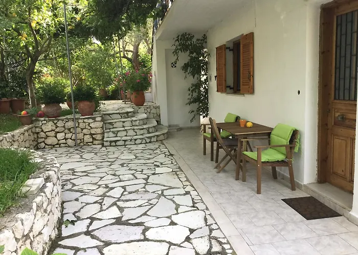 Ntinas House