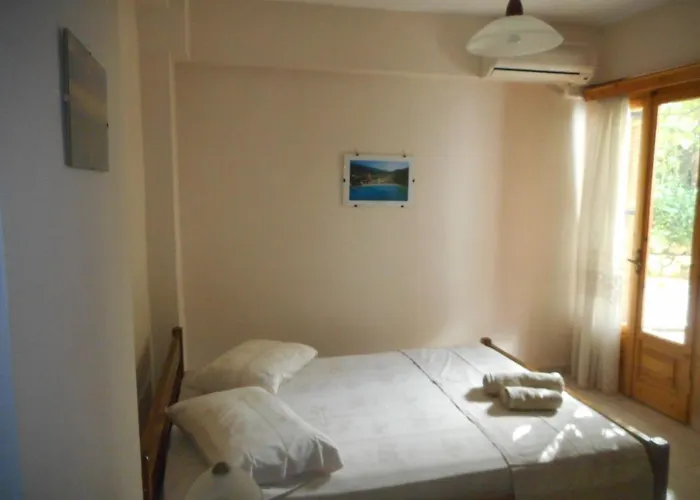 Ntinas House